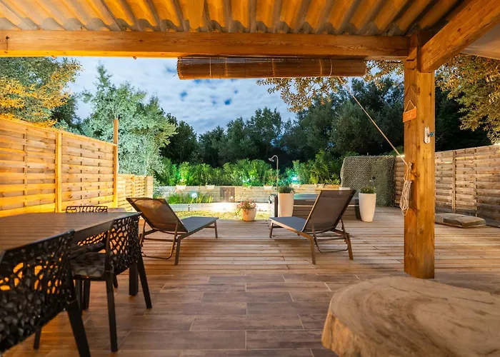 Le Refuge Du Maquis Bonifacio (Corsica)